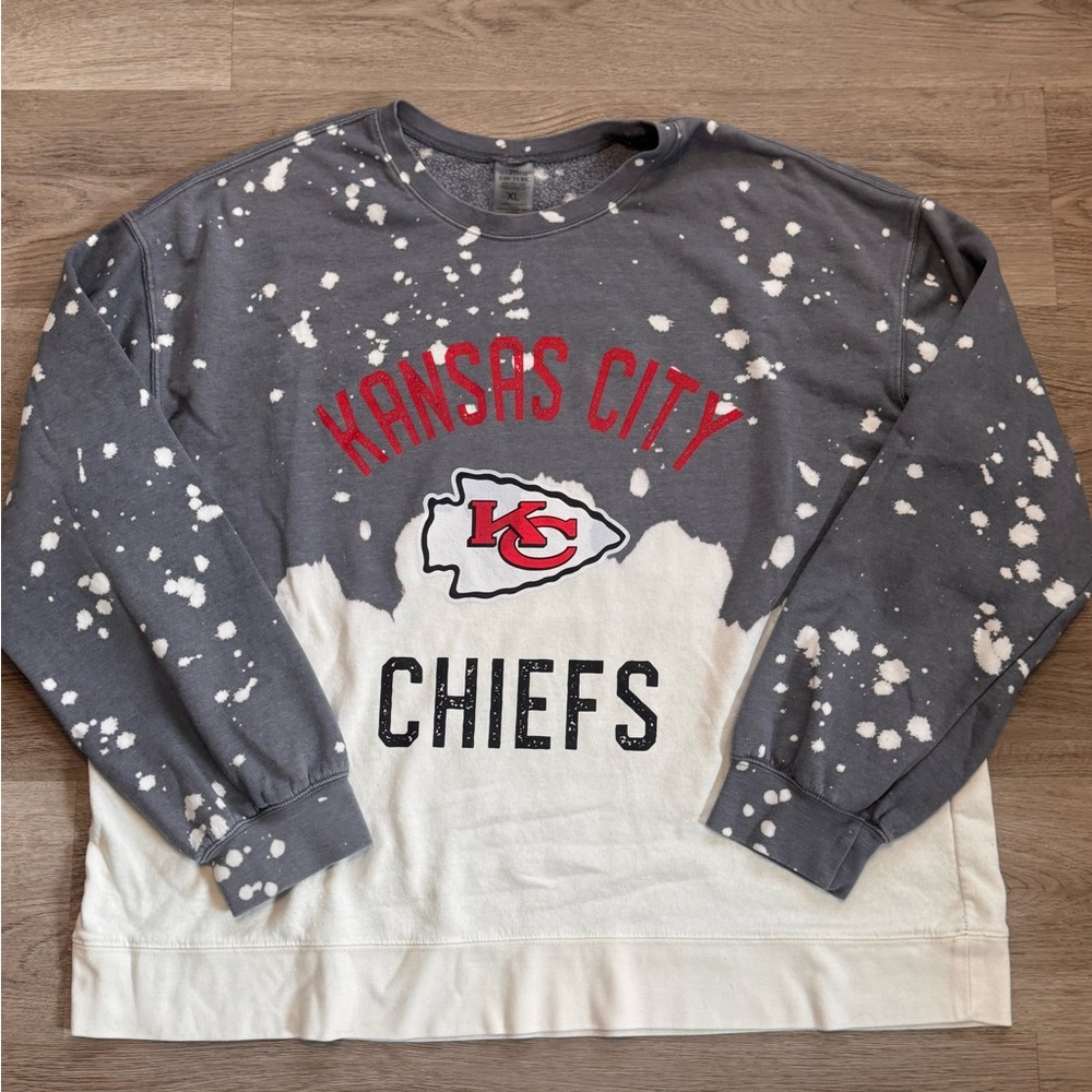 Women’s Kansas City Chiefs Gameday Couture Gray and White Crewneck Sweatshirt